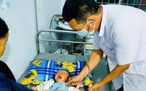 Bé gái 4 tháng tuổi ở Quảng Bình bị mẹ bỏ rơi trong đêm