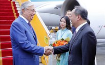 Tổng thống Kazakhstan tới Hà Nội, bắt đầu thăm chính thức Việt Nam