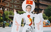 Mẫu nhí gây sốt với áo dài hình bản đồ Việt Nam tại Trung Quốc