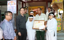 Chủ tịch Bình Thuận trao bằng khen cho gia đình người lao vào đám cháy cứu người rồi tử nạn