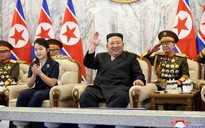 Nhà lãnh đạo Triều Tiên xuất hiện cùng con gái trong lễ duyệt binh