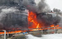 UAV Ukraine tấn công, khói lửa bao trùm kho dầu Nga