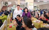 Đoàn công tác trung ương tặng quà cho đoàn viên - lao động tại Đắk Lắk