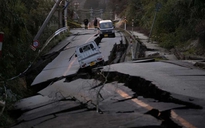Hết động đất lại cháy lớn, Nhật Bản đối mặt tiếp mưa to và lở đất