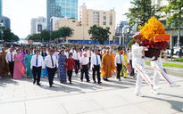 Đoàn đại biểu MTTQ TP HCM dâng hoa Chủ tịch Hồ Chí Minh
