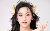 Ca sĩ Tố My đăng clip tự "tác động" mũi để chứng minh mũi xịn không dao kéo