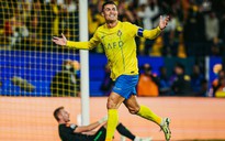 Ronaldo giúp Al-Nassr thắng 2-1, chính thức vượt mặt Messi