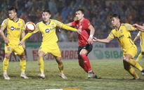 V-League 2023-2024: HLV Kiatisuk muốn học trò ghi điểm để lên tuyển