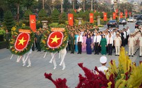 Bí thư Nguyễn Văn Nên dâng hoa, dâng hương các anh hùng liệt sĩ