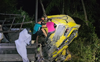 Lật xe tải trên đèo Lò Xo, 2 người chết kẹt trong cabin