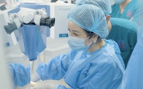 Việt Nam được chuyển giao phẫu thuật tật khúc xạ hiện đại nhất