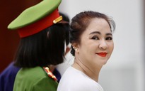 Hình ảnh bà Nguyễn Phương Hằng tại tòa sáng nay