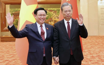 Chủ tịch QH Vương Đình Huệ hội đàm với Ủy viên trưởng Triệu Lạc Tế