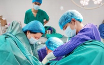 Nhiều người trẻ mắc bệnh "khó nói"