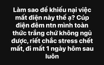 Đang ngủ ngon thì bị cúp điện, người dân bất lực đổ ra đường lúc nửa đêm