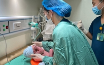 Kỷ lục đẻ mổ, bác sĩ giật mình!