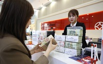 Giữa làn sóng tăng lãi suất tiết kiệm, 2 ngân hàng này đã làm ngược lại
