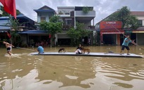 Lũ báo động ở Thái Nguyên, nhiều người dân kêu cứu