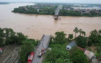 VIDEO: Khoảnh khắc cầu Phong Châu sập xuống sông Hồng
