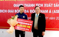 Thanh Hóa "thưởng nóng" cầu thủ Doãn Ngọc Tân 300 triệu đồng