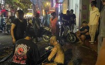 Chủ quán tạt xăng, phóng hoả đốt khiến 3 người bị bỏng