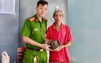 Phát hiện tê tê quý hiếm bò vào sân, người dân Gia Lai mang giao nộp