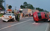 Ô tô tông hàng loạt xe máy trên đường Mỹ Phước - Tân Vạn, mảnh vỡ văng tứ tung