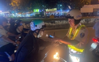 Bất ngờ với hành động của người vi phạm nồng độ cồn ở TP HCM