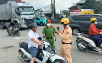 CSGT TP HCM kiểm tra nồng độ cồn, nhiều người say xỉn phân trần "uống rất ít"