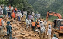 Vụ sạt lở vùi lấp 4 người trong gia đình: Tìm thấy thi thể nạn nhân đầu tiên