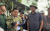 Bí thư Thành ủy Đà Nẵng Lê Ngọc Quang thị sát "rốn lũ" Mẹ Suốt