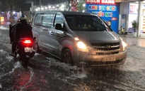 Thời tiết phức tạp: Bão số 12 áp sát, Nam Bộ mưa dông, nguy cơ lốc xoáy