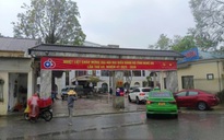 VIDEO: Gã đàn ông dùng hung khí tấn công khiến nhiều người trong bệnh viện bị thương