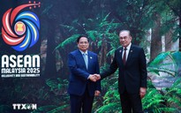 Thủ tướng Malaysia đón Thủ tướng Phạm Minh Chính dự Hội nghị cấp cao ASEAN