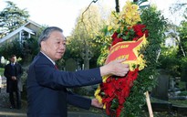 Tổng Bí thư Tô Lâm viếng mộ Karl Marx tại London