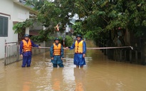 Băng qua dòng nước lũ về nhà, một nữ công nhân ở Đà Nẵng tử vong