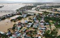 Nhiều khu dân cư ở Quảng Trị ngập sâu, 2 người chết và mất tích vì mưa lũ