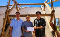 Báo Người Lao Động trao quà bạn đọc ủng hộ tới 2 hộ bị lốc xoáy ở Ninh Bình