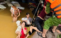 Thủ tướng: "Ai có gì giúp nấy" hỗ trợ người dân ổn định lại cuộc sống sau mưa bão