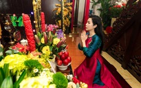 NSND Trịnh Kim Chi dùng 360 triệu tiền cúng Tổ giúp bà con vùng lũ lụt

