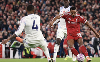 Salah chạm tay đến kỷ lục, Liverpool tìm lại niềm vui chiến thắng