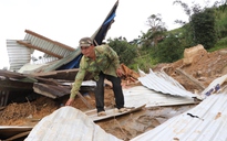 Cận cảnh vụ sạt lở núi kinh hoàng, cuốn phăng 6 ngôi nhà ở xã vùng cao Đà Nẵng