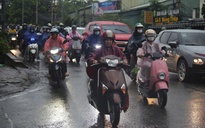 Thời tiết hôm nay: TP HCM bất ngờ mưa lớn, sấm sét khắp nơi