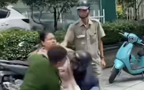 Công an TP HCM dùng xe chuyên dụng đưa mẹ bầu chuyển dạ đến bệnh viện