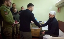 Nga tăng sức ép, tổng thống Ukraine đến tiền tuyến