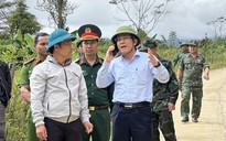 Lãnh đạo Đà Nẵng đến hiện trường vụ sạt lở núi, động viên người dân