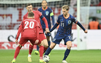"Lốc da cam" Hà Lan chạm tay vé World Cup, Ba Lan  hết mơ mộng