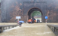 Vì sao miền Trung lại mưa lớn, có vượt kỷ lục của đợt mưa hồi cuối tháng 10?
