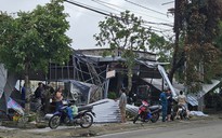 CLIP: Lốc xoáy kinh hoàng ở Đà Nẵng, 4 người bị thương