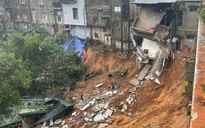 Khe Sanh xuất hiện điểm sạt lở đặc biệt nguy hiểm, sơ tán khẩn cấp nhiều hộ dân